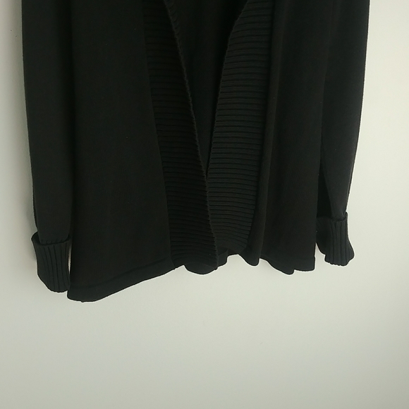 First Issue A Liz Claiborne Company - Picture 3 of 11